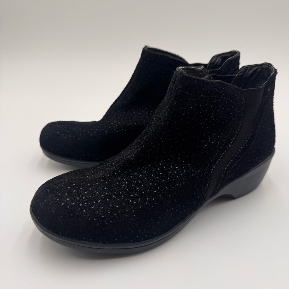 Sketchers women’s  Black Ankle Boots 9.5